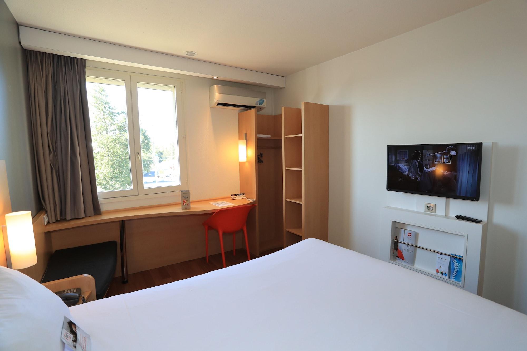 Ibis Aurillac Exterior foto