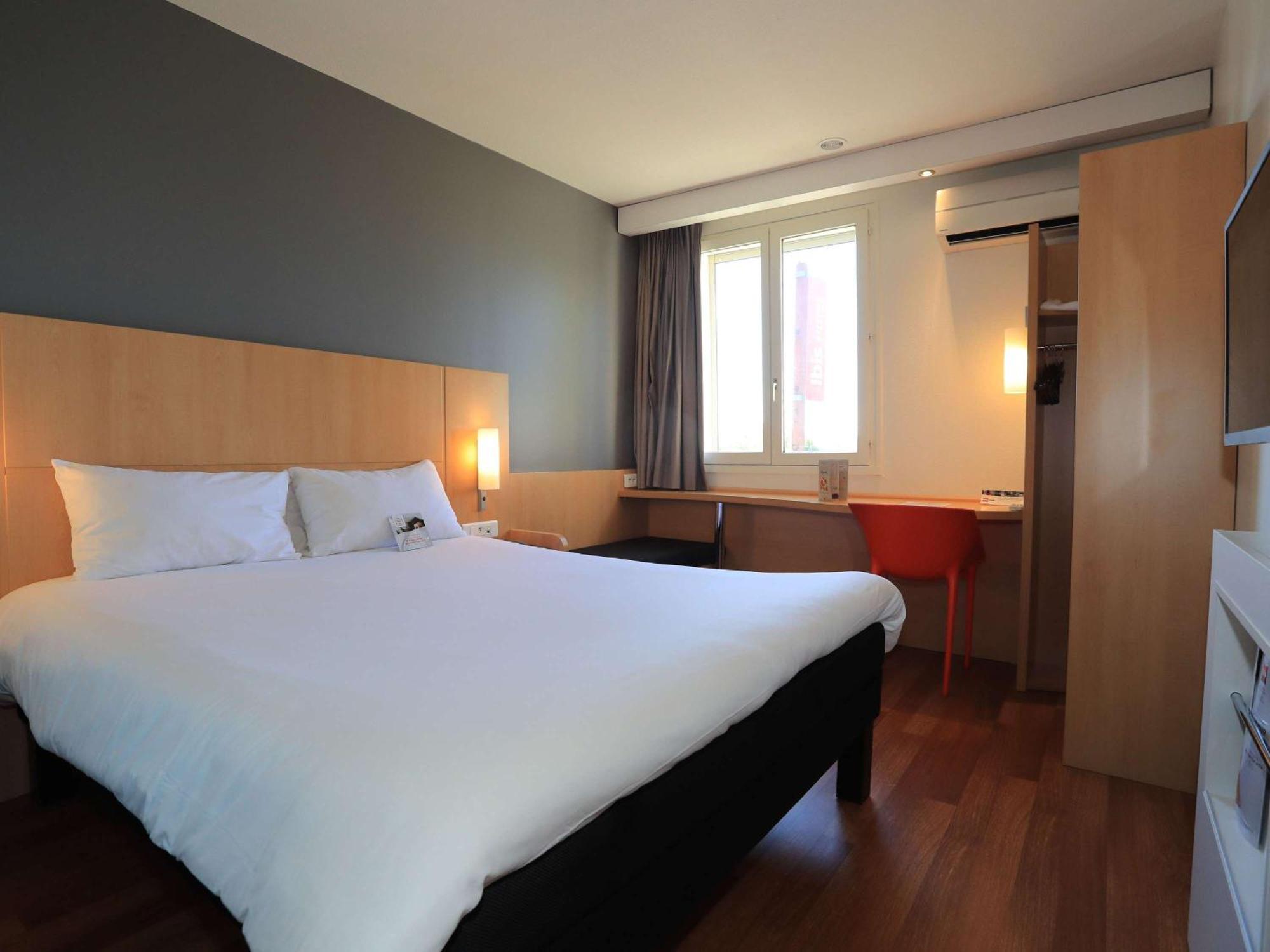 Ibis Aurillac Exterior foto