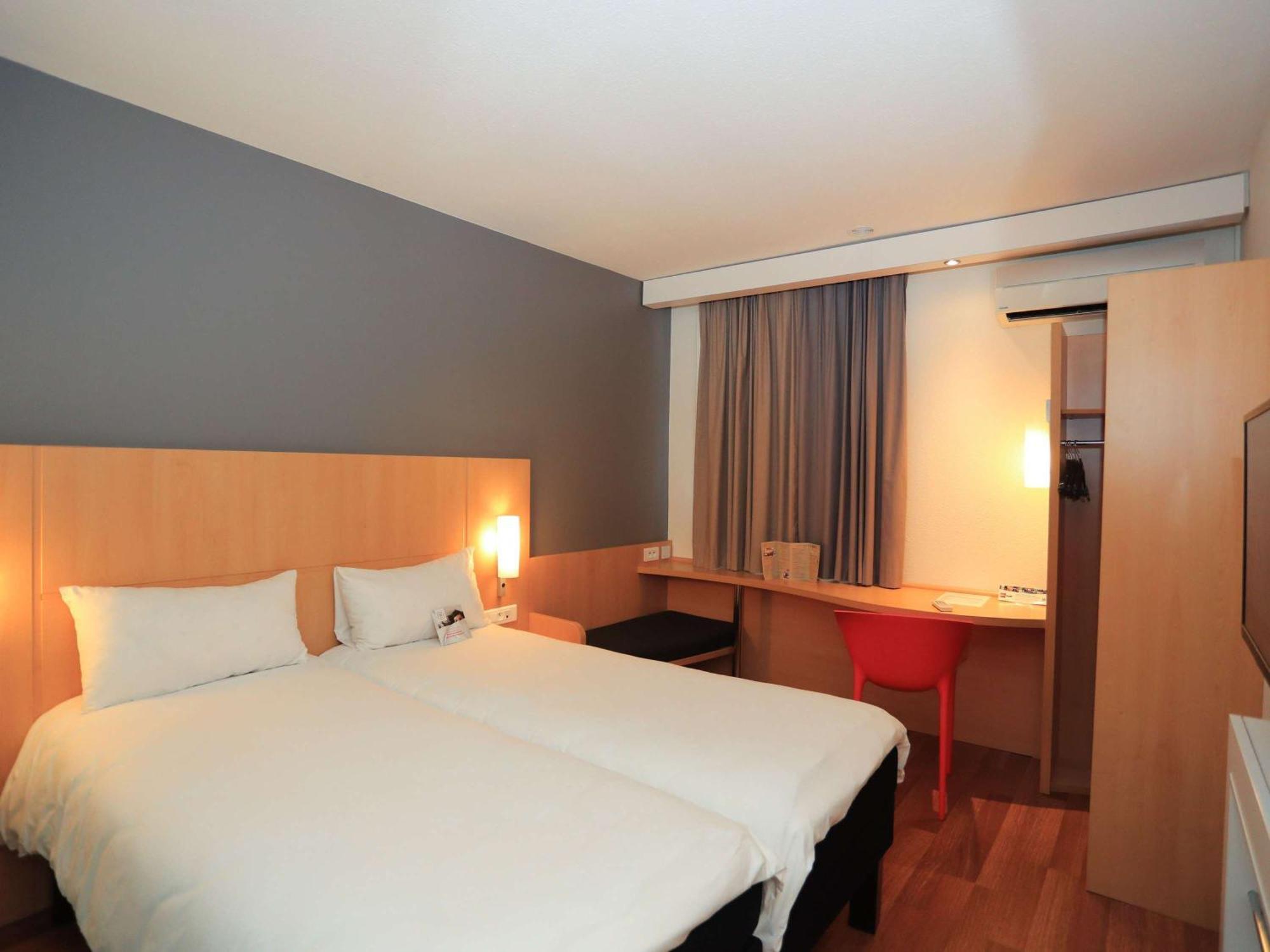 Ibis Aurillac Exterior foto